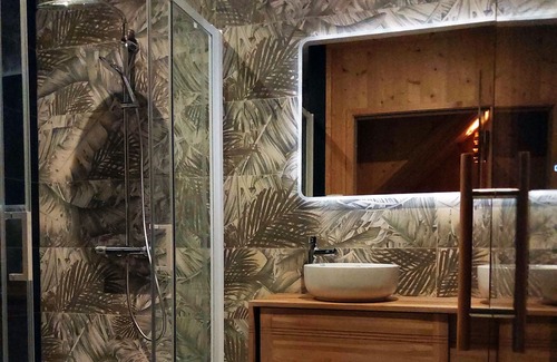 Fleury-sur-Orne House | La Bonbonnière . Lovegîte Partagez un Moment Bien Être et Sensuel