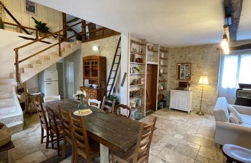 Saint-Aubin-de-Nabirat House | La Borderie de Pierre