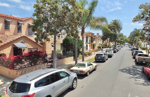 Belmont Shore House | La Brisa 1 Block From the Beach!