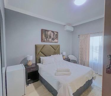 Newcastle Cabin | La Bronze Guest Lodge