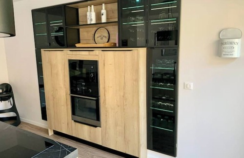 Baslieux-les-Fismes House | La Bulle, High Standing House