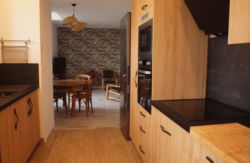 Salleles-d'Aude Apartment | "La Côte de l'Or", fully-equipped gîte for 4 to 6 people; plus swimming pool, whirlpool.