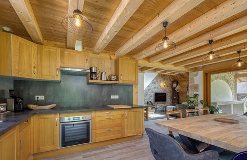 Chevaline House | 🏡 La Cabane à Camillo – Warm and Cozy Retreat