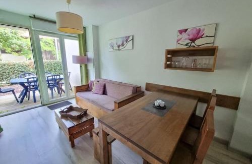 Aureilhan Apartment | La Cabane Apolonia maison 6 pp Piscine en bord lac