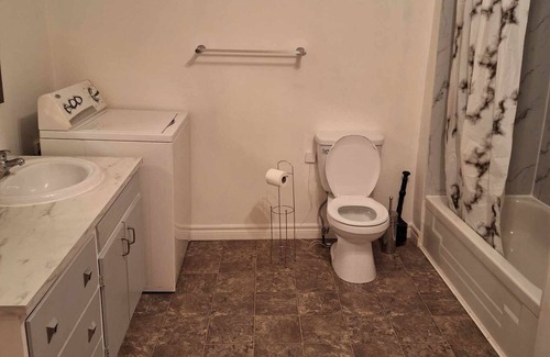 Levis Apartment | La cache de la falaise: charming 3 and a half for rent in Lévis