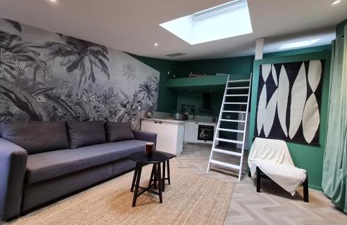 Riom Apartment | La Canopée