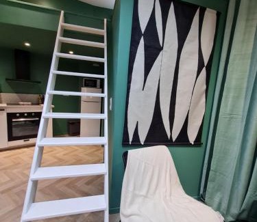 Riom Apartment | La Canopée