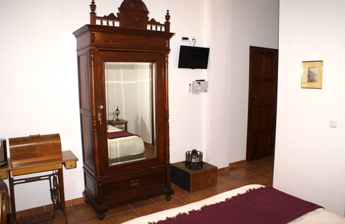 Murchas Bed & Breakfast | La Cañota Superior King Room Adults Only, bedroom and ensuite bathroom and WIFI