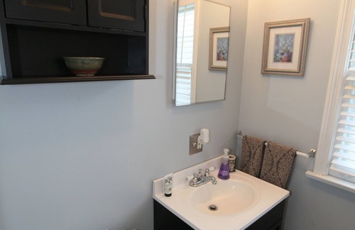 Ohio City House | La Casa Cleveland - 3 BR Historic Townhome in an amazing location!