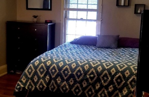 Ohio City House | La Casa Cleveland - 3 BR Historic Townhome in an amazing location!