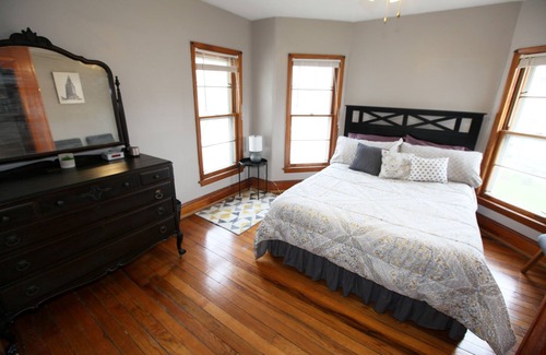 Ohio City House | La Casa Cleveland - 3 BR Historic Townhome in an amazing location!