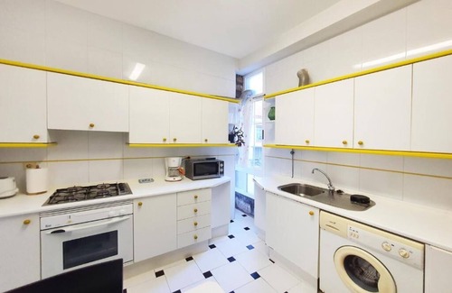 Fisterra Apartment | La Casa de Ana is located in an old salting factory dating back to 1805.