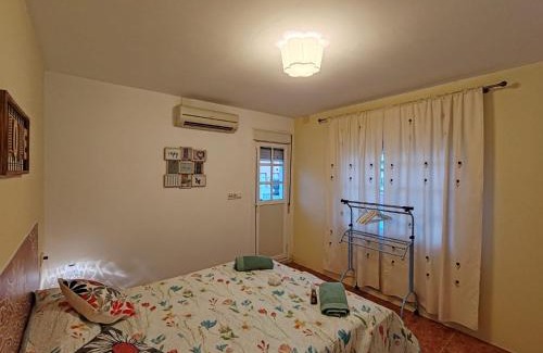 Ciudad Universitaria Bed & Breakfast | La casa de Marifé, a 15" de Sevilla y a 30" del aeropuerto