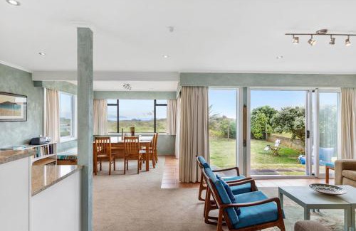 Waikanae House | La Casa de la Playa - Beachfront Waikanae Home