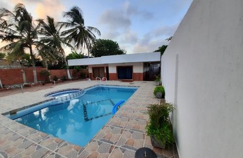 Santa Veronica House | La Casa De Vero