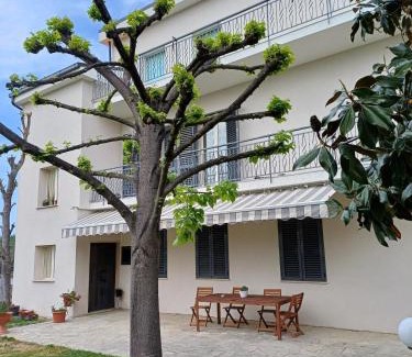 Colonnella Apartment | La CASA degli IPPOCASTANI