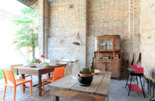 Brozolo House | La Casa Dei Nonni, House With Private Pool, Torino