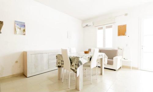 Roca Vecchia House | La Casa del Poeta - Villetta con Terrazza e Grill