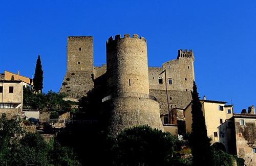 Itri House | La casa delle rose