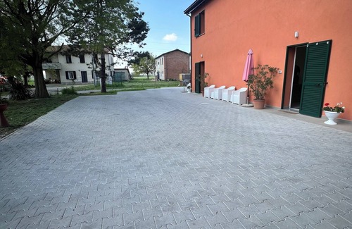 Imola House | "La casa di Giada" guesthouse 1.5 km from the Imola highway exit.