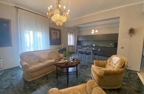 San Benedetto del Tronto Apartment | La casa del Professore - Downtown luxury stay