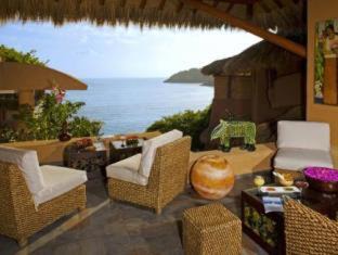 Ixtapa - Zihuatanejo Hotel | La Casa Que Canta