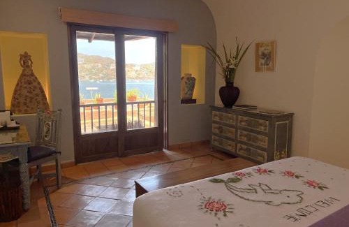 Ixtapa - Zihuatanejo Hotel | La Casa Que Canta