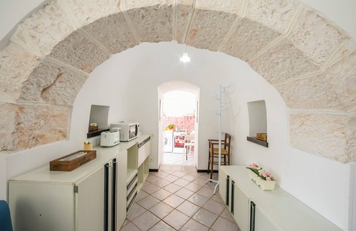 Cozzana House | La Casa Sulla Roccia Trulli Pool