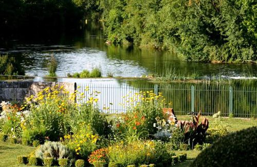 Saint-Meme-les-Carrieres Bed & Breakfast | La Cascade de Saintonge