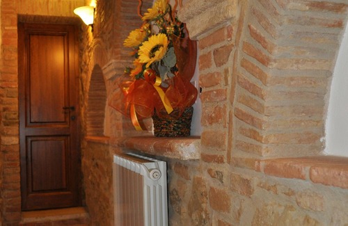 Montepulciano House | La Casina Toscana- near center, independent w/ garden, wi-fi ,air cond.& parking