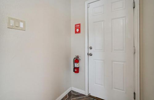 Euless House | La Casita - Pool, Patio, Pacman!