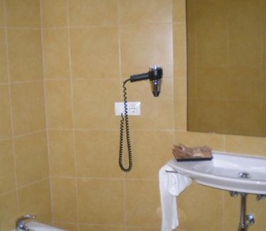 Figueras (Castropol) Hotel | La Casona de Lazúrtegui