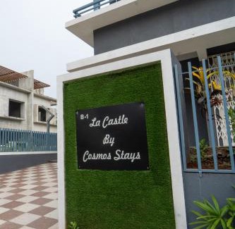 Tungarli Villa | LA Castle by Cosmos Stays