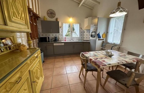 Mano House | La Chêneraie - MANO - Gîte