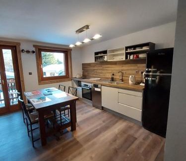 Les Praz-de-Chamonix Apartment | La Chaine du Mont-blanc