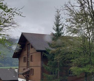 Bas-Intyamon Bed & Breakfast | La chambre d'en haut