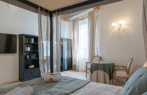 Rochemaure House | La chambre des Remparts Romantiques