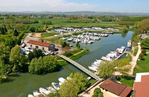Pont-de-Vaux Boat Rental | La chambre sur l eau