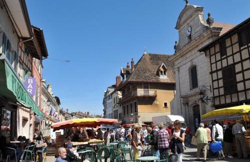 Pont-de-Vaux Boat Rental | La chambre sur l eau