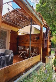 Salon-de-Provence Apartment | La Chambrette