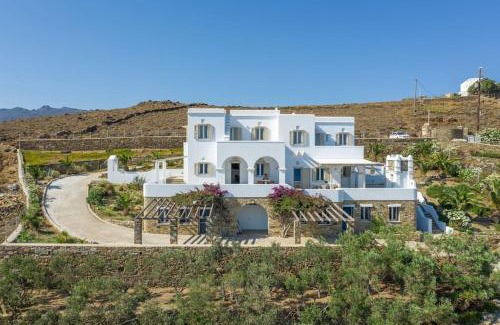 Tinos House | La Chapelle Ouest & Grand suite