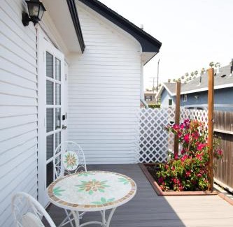 Leimert Park House | LA Charming Bungalow