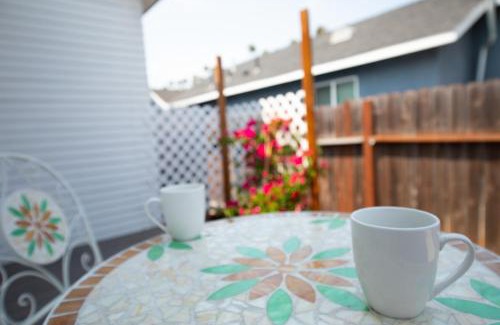 Leimert Park House | LA Charming Bungalow