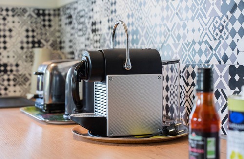 Saint-Andre-des-Eaux Cottage | La Chaumière Anouck in the Parc de Brière.