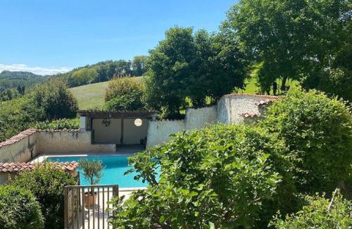 Salles-Lavalette House | La Chaumière