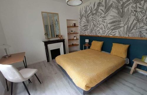 Faubourg Sud Apartment | La chouette dans l'arbre - T2 sur cour au calme