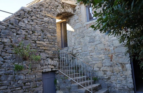 Claret Bed & Breakfast | La Chrysalide