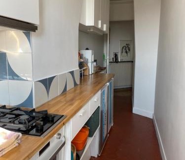 Quartier des Grandes-Carrieres Apartment | La Cité des Fusains