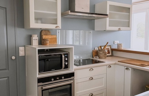 Saint-Etienne-de-Chigny House | LA Closerie Maison Atypique Dans un Domaine Forestier ! Tranquillité Assurée