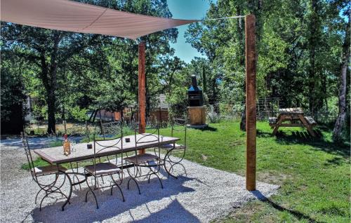 Grignan House | La Comtesse